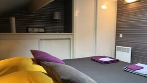 1 bedroom, iron/ironing board, WiFi, bed sheets - Small house with interior patio (Vannes)