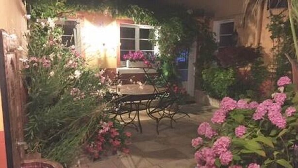 Outdoor dining - Small house with interior patio (Vannes)