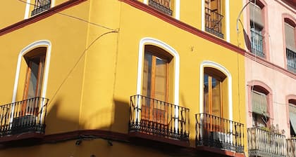 DOÑA LOLA CORNER