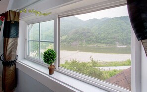 Family Room | View from room - Gogh and Sunflower (Hongcheon)