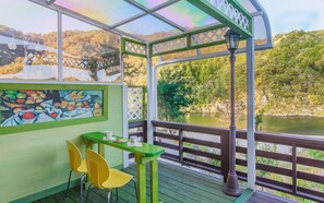 Couple Room | Terrace/patio - Gogh and Sunflower (Hongcheon)