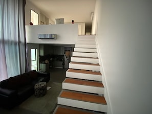 Fernseher, Tischtennisplatte