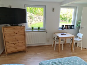 2 多间卧室、客房内保险箱、熨斗/熨衣板、免费 WiFi