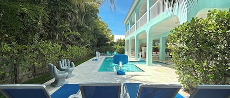 Outdoor pool, a heated pool