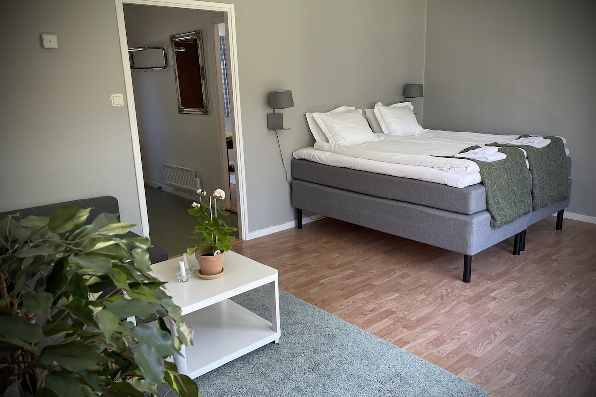 Family Apartment, 1 Bedroom, Non Smoking, Kitchen (51-53) | Living room