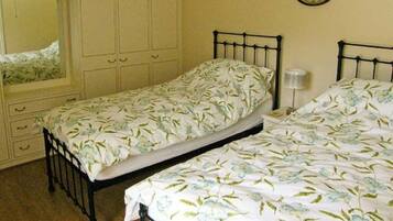 3 bedrooms, iron/ironing board, travel cot, free WiFi