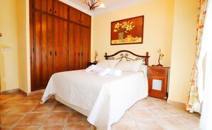 3 bedrooms, iron/ironing board, free WiFi, bed sheets - 1165 Casa Sandra (Nerja)