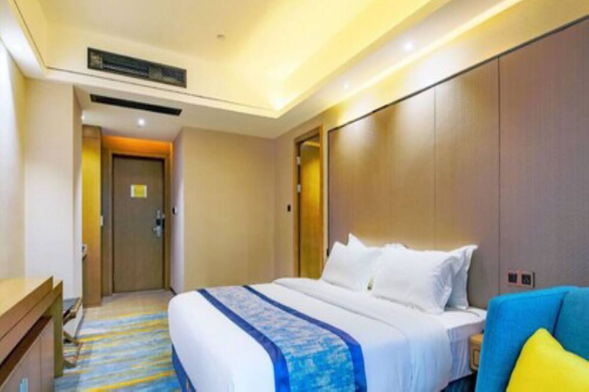 Comfort Double Room (SOHO) | Desk, blackout drapes, WiFi (free), bed sheets