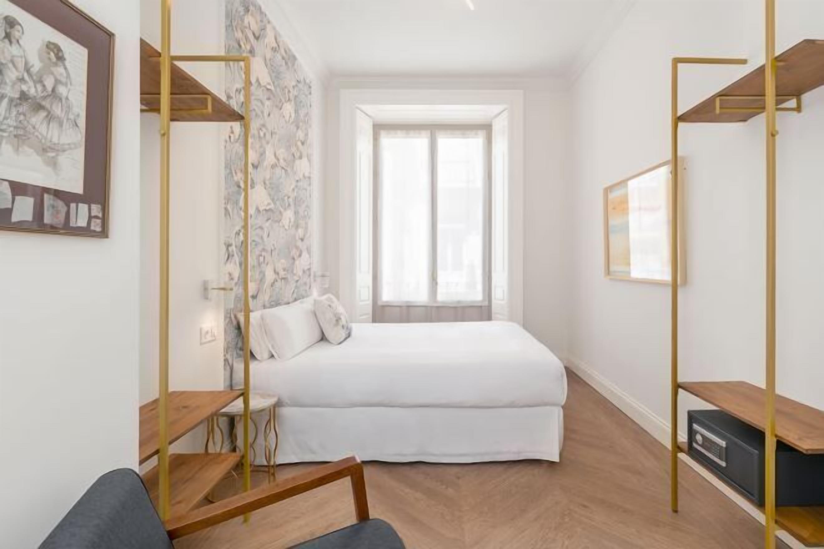 In-room safe, desk, cots/infant beds, free WiFi