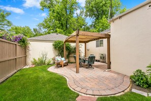 Property grounds - Stunning & Spacious | 938 Downtown Villa (Boise)