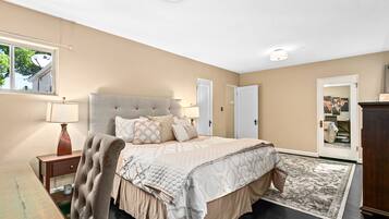 4 bedrooms, desk, iron/ironing board, free WiFi
