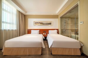 Family Room | Desk, blackout curtains, soundproofing, free WiFi - Maixinge Boutique Hotel (Shanghai)