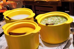 Free daily buffet breakfast  - Maixinge Boutique Hotel (Shanghai)
