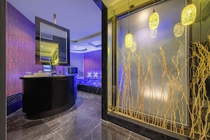 Romantic Double Room | Bathroom