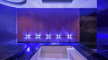 Romantic Double Room | Bathroom | Shower, free toiletries, hair dryer, bathrobes