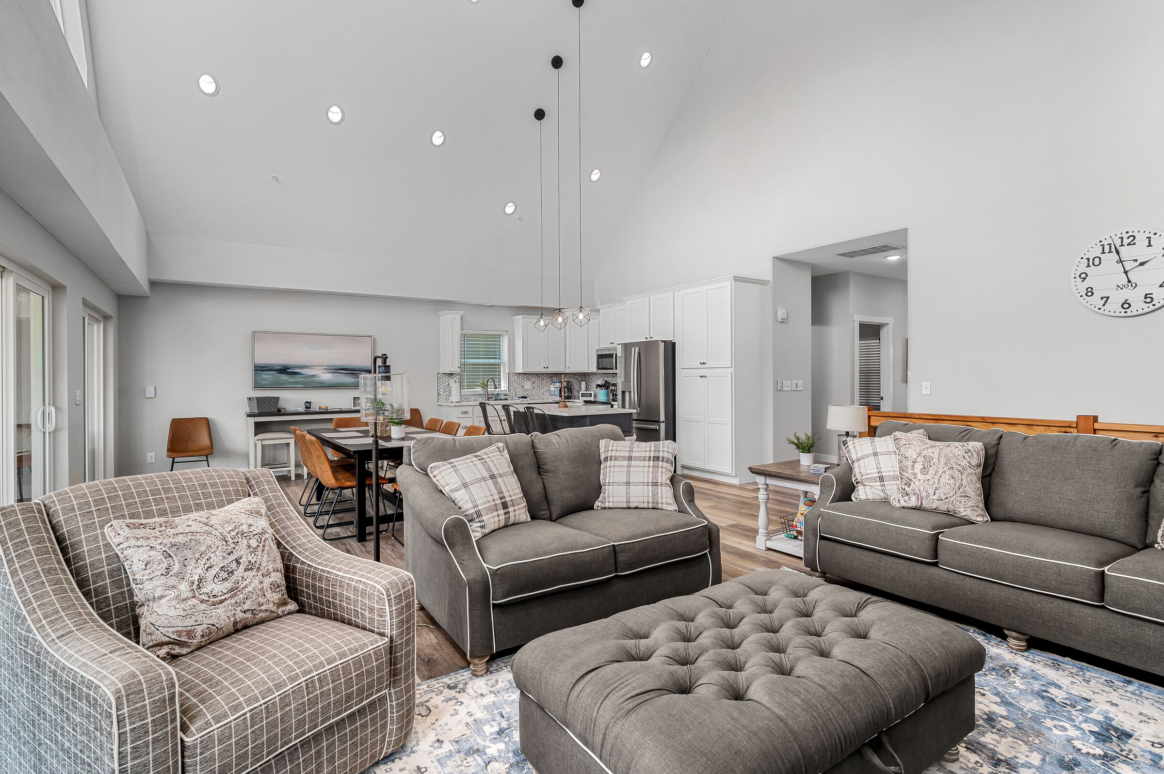 Smart-TV, Kamin, Videospiele, DVD-Player