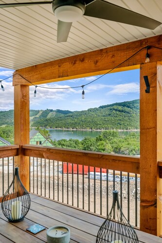Indoor/Outdoor Pool, Pickleball, Private Hot tub