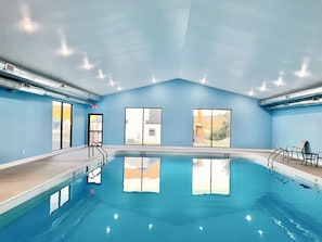 Piscina interna, piscina aquecida