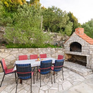 Outdoor dining - Dora Apartment Kozarica Mljet 2 (Mljet)