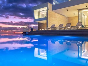 Unclassified image, 3 of 29, button - Luxury Holiday Home with infinity pool and views (Adeje)