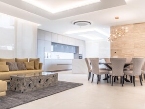 Interior - Luxury Holiday Home with infinity pool and views (Adeje)