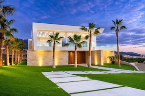 Exterior - Luxury Holiday Home with infinity pool and views (Adeje)