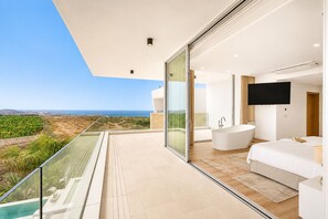 5 bedrooms, in-room safe, iron/ironing board, WiFi - Luxury Holiday Home with infinity pool and views (Adeje)