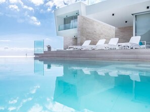 Unclassified image, 4 of 29, button - Luxury Holiday Home with infinity pool and views (Adeje)