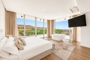 5 bedrooms, in-room safe, iron/ironing board, WiFi - Luxury Holiday Home with infinity pool and views (Adeje)
