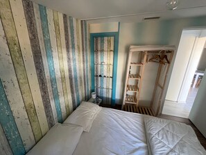2 bedrooms