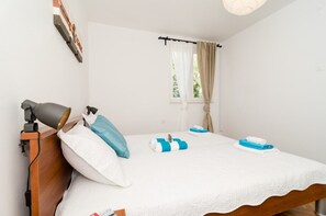 1 chambre, fer et planche à repasser, accès au Wi-Fi (inclus)