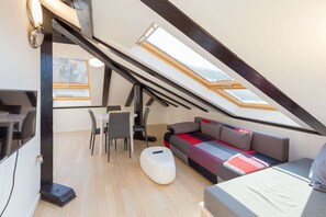 TV - LUKAS One bedroom loft apartment 3PAX (Dubrovnik)