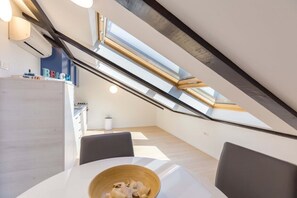 Dining - LUKAS One bedroom loft apartment 3PAX (Dubrovnik)