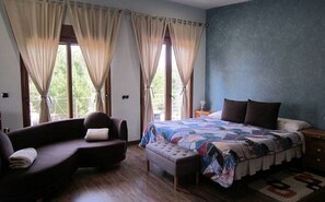 4 slaapkamers, een bureau, gratis wifi