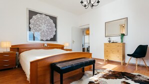 3 habitaciones, tabla de planchar con plancha y wifi gratis 