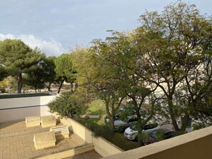 Property grounds - Cozy studio opposite the Thermal Baths with balcony (Balaruc-les-Bains)