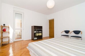 2 chambres, bureau, fer et planche à repasser, Wi-Fi gratuit