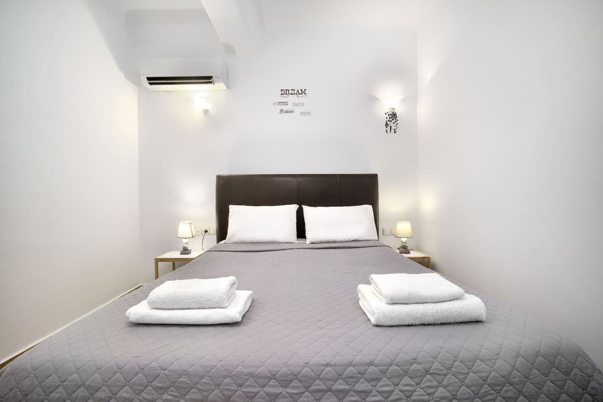 Ferros/tábuas de passar roupa, Wi-Fi de cortesia, roupa de cama
