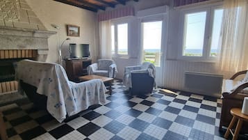 Televisie en een open haard