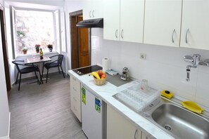 Fridge, stovetop, cookware/dishes/utensils, freezer - STUDIO INN - heart of the city! (Dubrovnik)