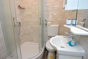 Shower, hair dryer, towels - STUDIO INN - heart of the city! (Dubrovnik)