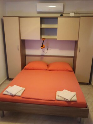 2 bedrooms, free WiFi, bed sheets - Limuni 2bedroom apartment with terrace (Saplunara)