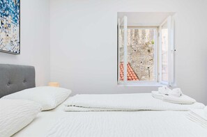 1 soverom, strykejern/-brett, wi-fi (inkludert) og sengetøy