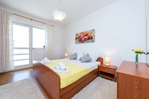 3 chambres, accès au Wi-Fi (inclus), literie fournie