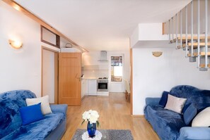TV - Daniela Old Town three bedroom apartment (Dubrovnik)