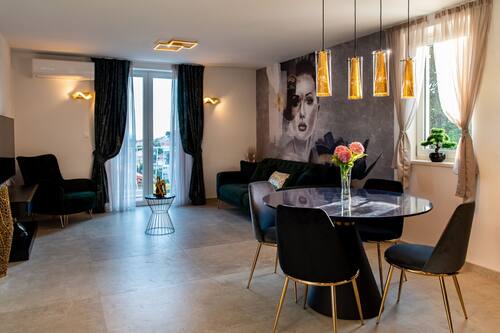 Apartamento (Two Bedroom Apartment with Terrace an) | Comedor
