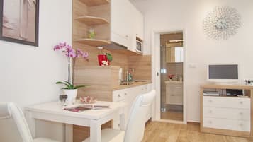 Estudio (Studio with Terrace and Sea View no.2) | Comedor