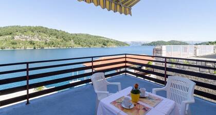 Šilok One Bedroom Apartment with Terrace and Sea View
