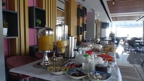 Petit déjeuner buffet compris tous les jours