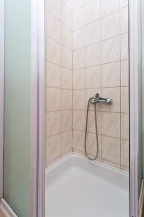 Shower, hair dryer, towels - Maestral Studio with Terrace and Sea View (Mljet)